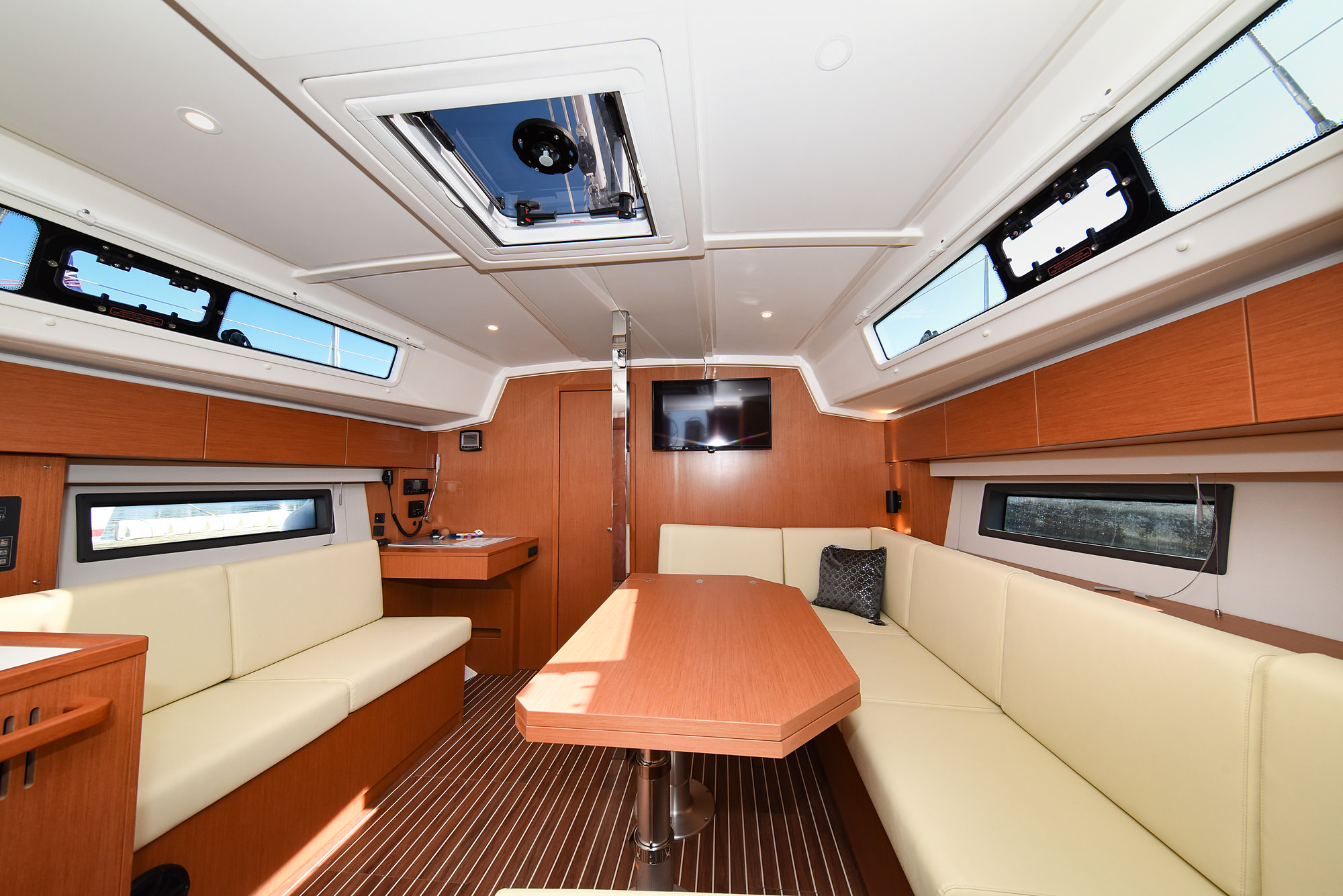 Bavaria C42 — photo 56