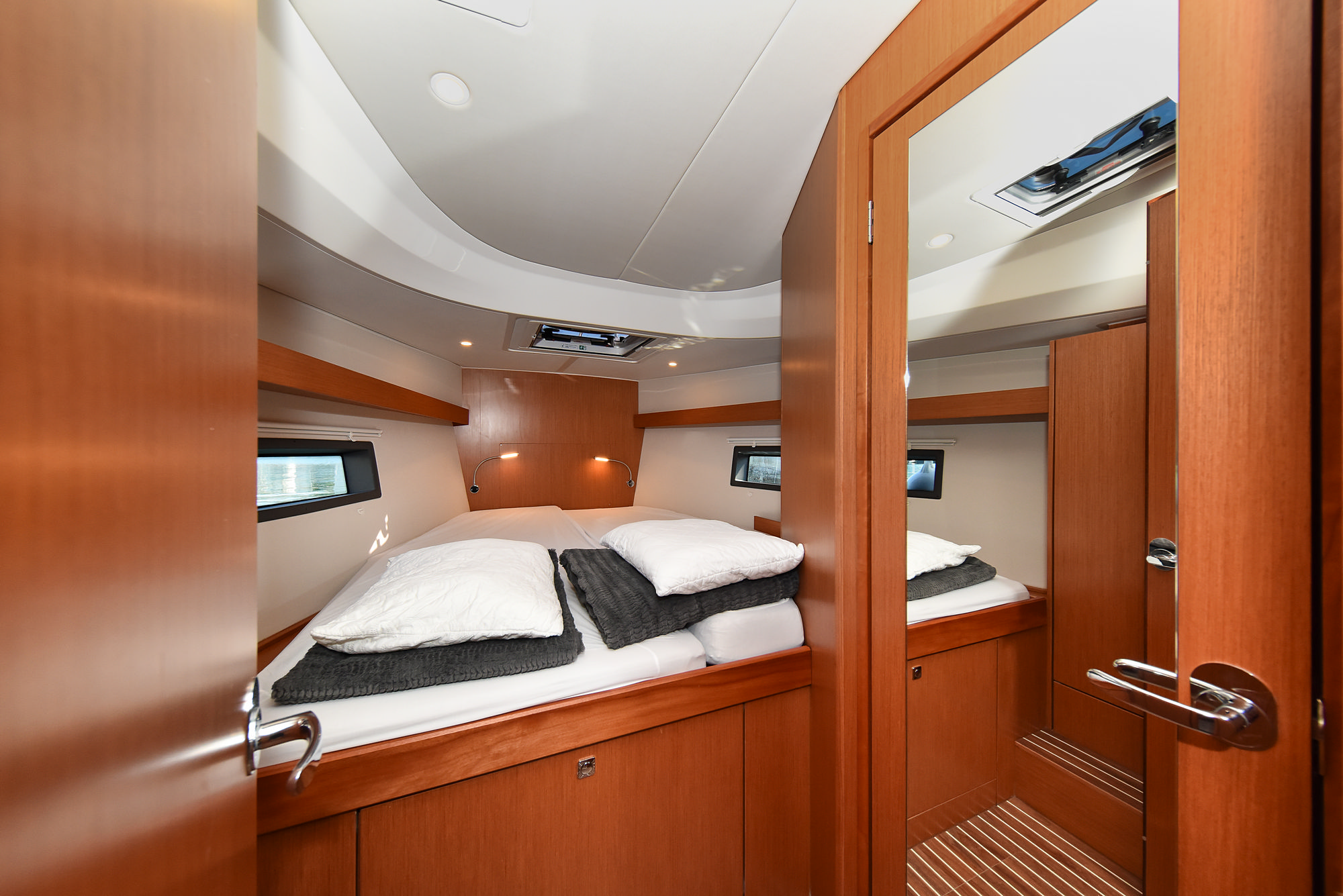 Bavaria C42 — photo 93