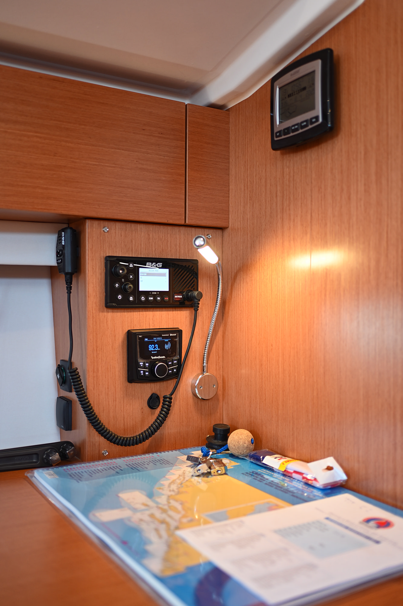Bavaria C42 — photo 12