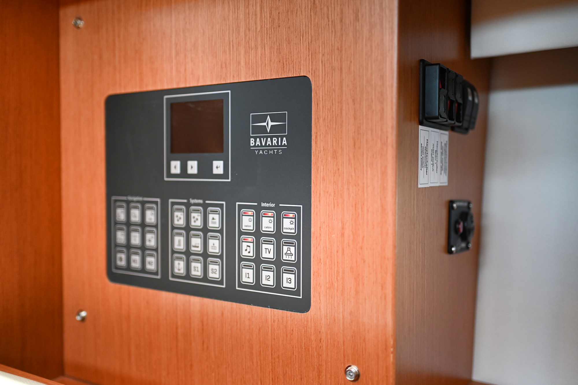 Bavaria C42 — photo 10