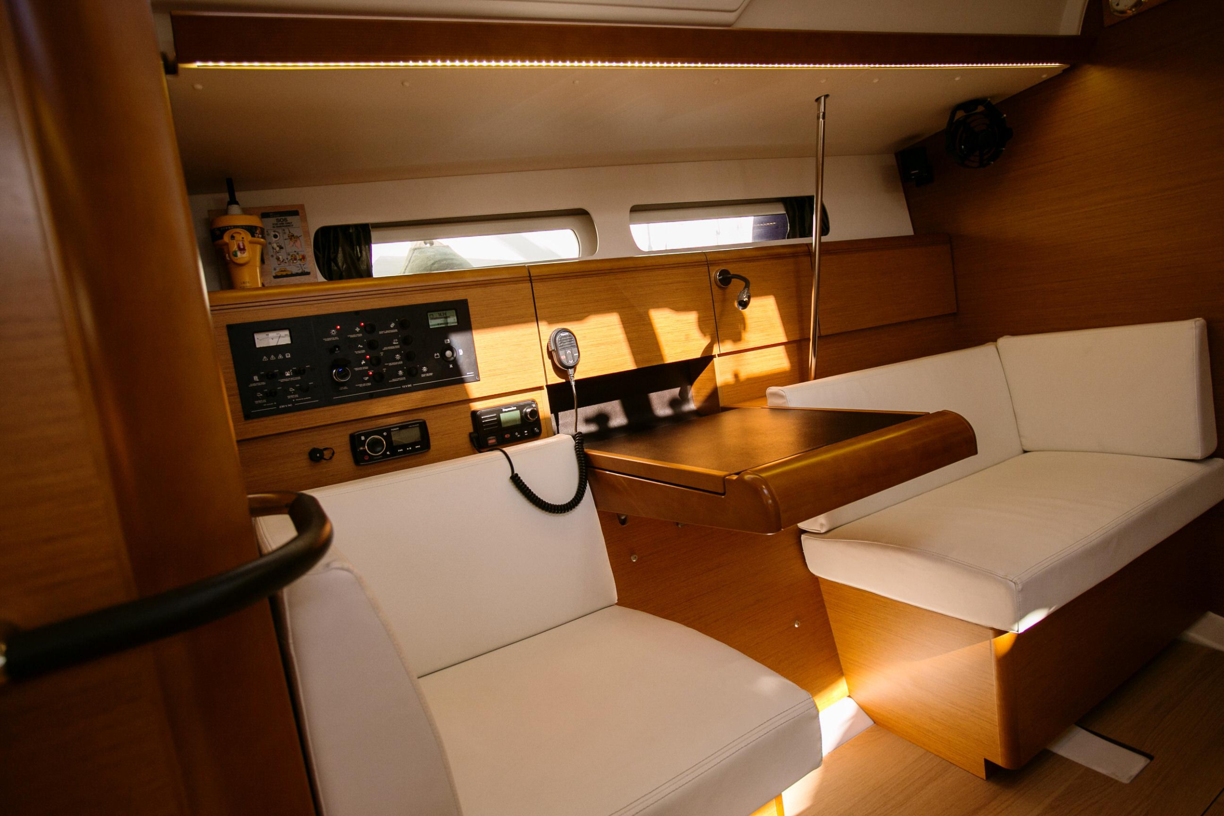 Sun Odyssey 449 — photo 4