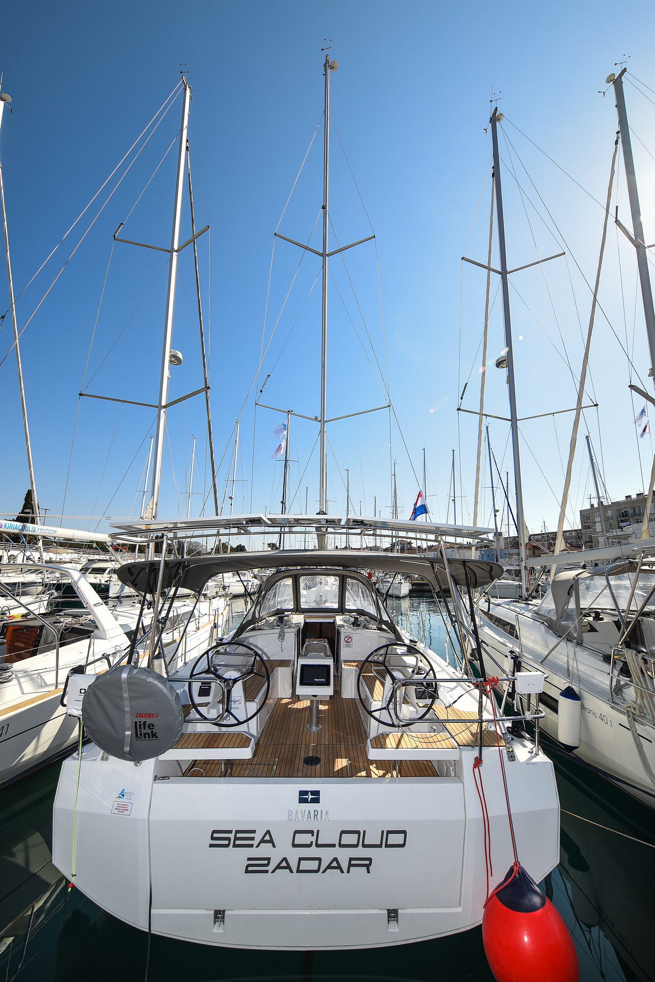 Bavaria C38 — photo 57
