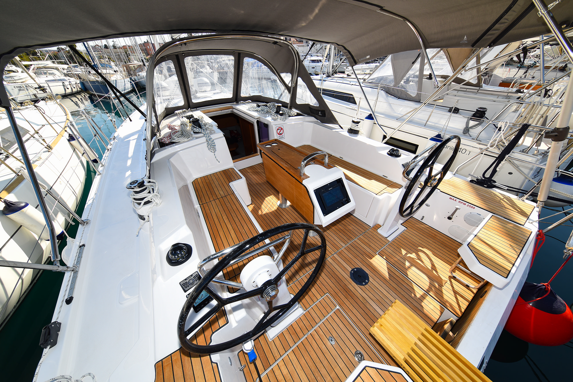 Bavaria C38 — photo 20