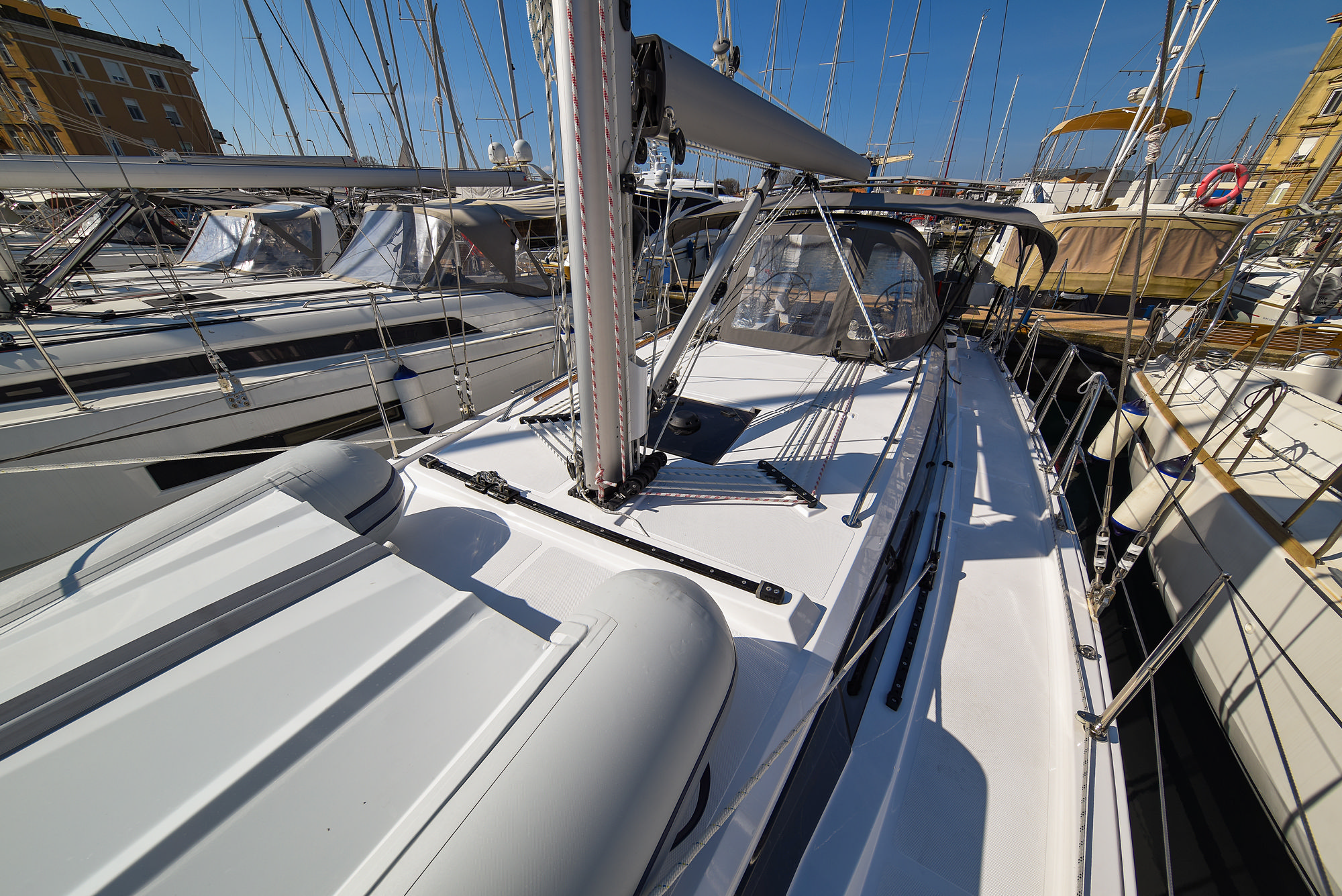 Bavaria C38 — photo 4