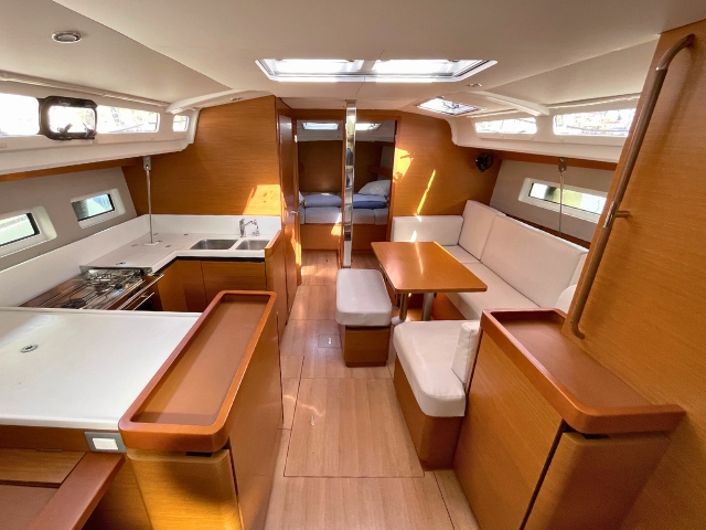 Sun Odyssey 440 — photo 3