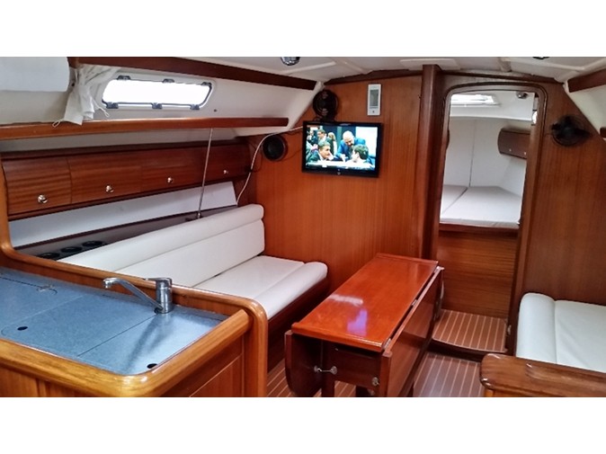 Bavaria 36 (Owner's version) — photo 12