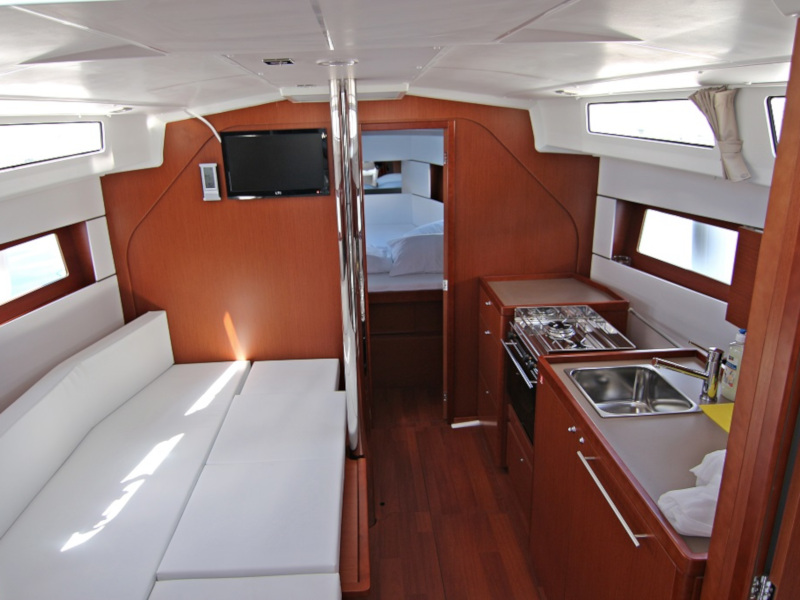 OCEANIS 38.1 BT — photo 11