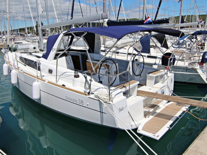 OCEANIS 38.1 BT — photo 7