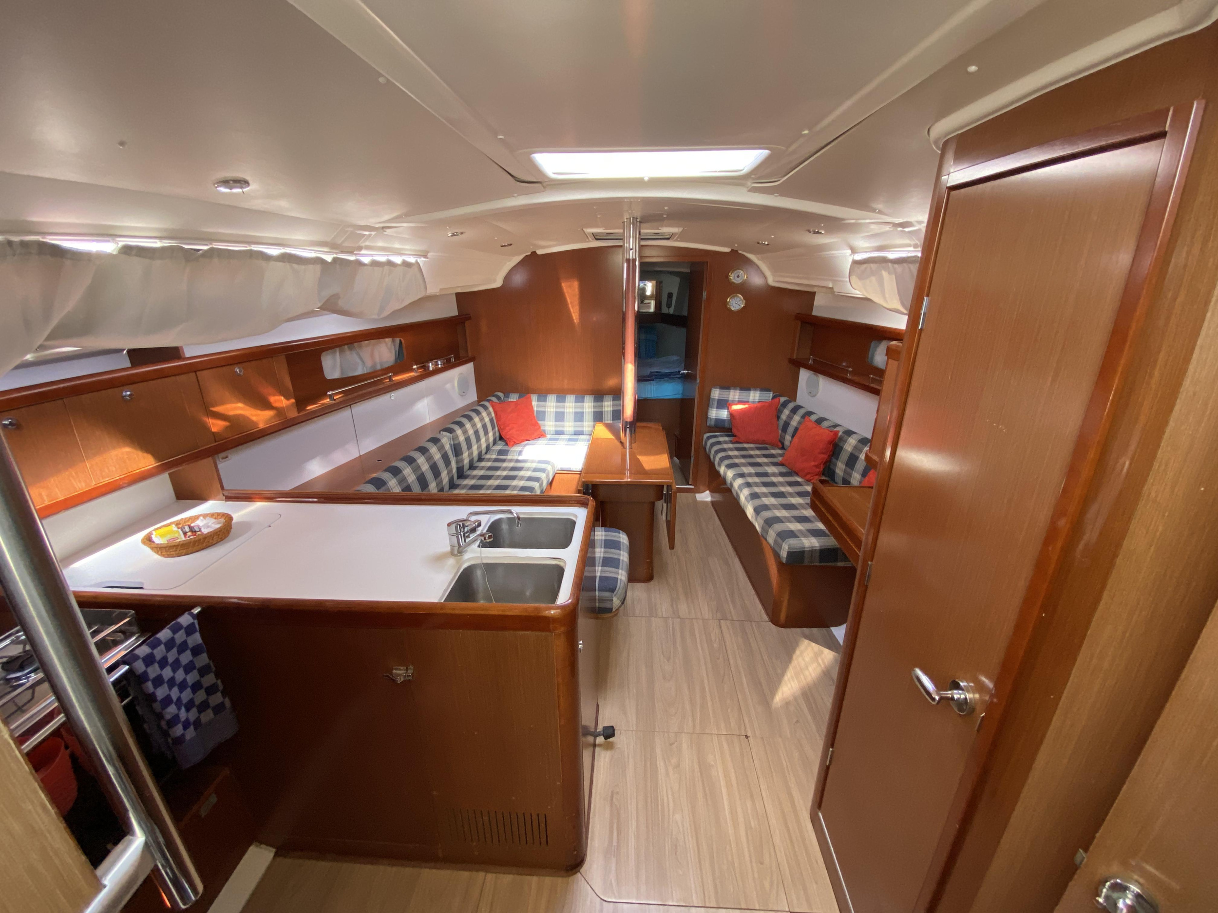 Oceanis 37 — photo 17
