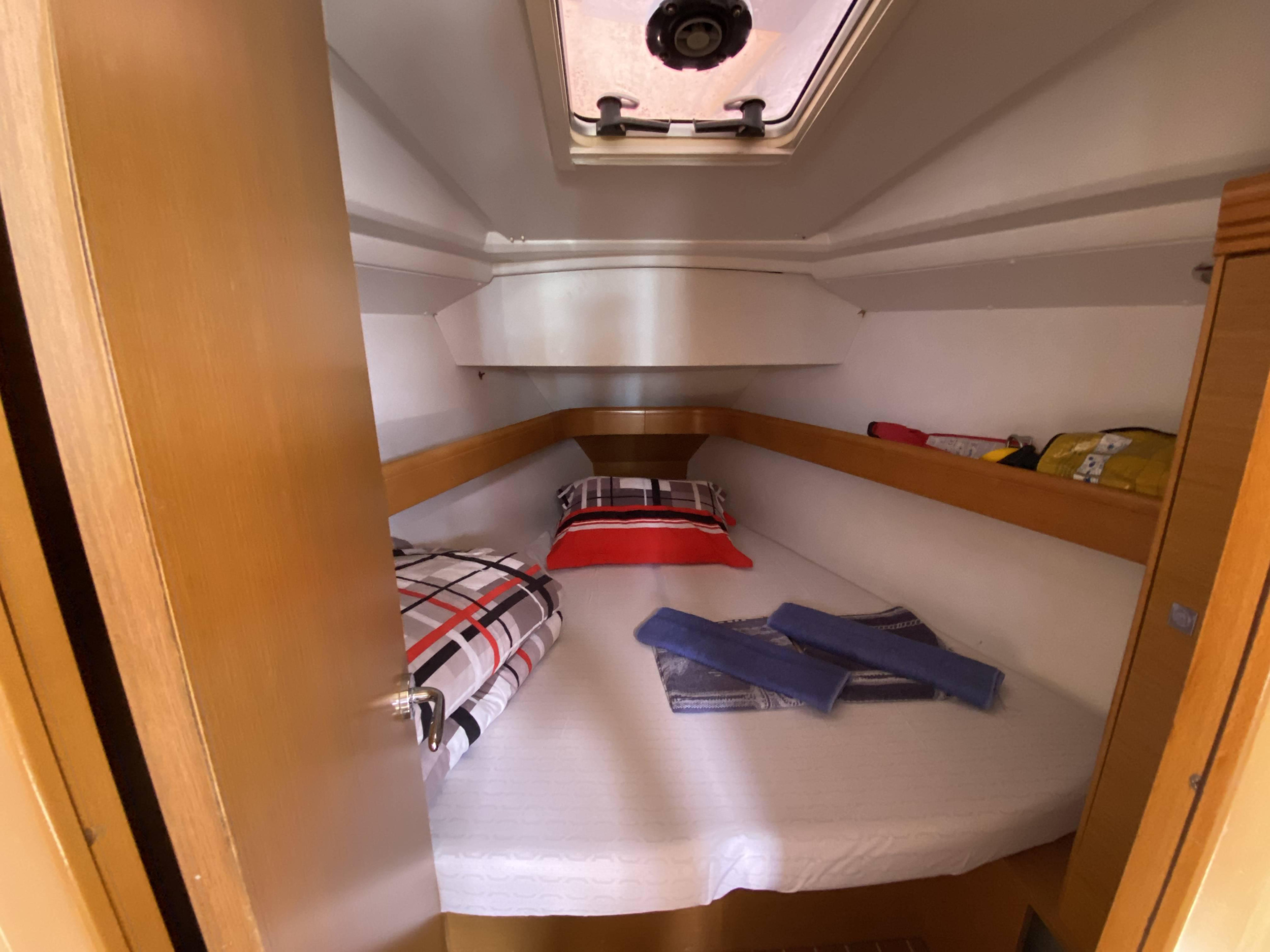 Sun Odyssey 36i — photo 10