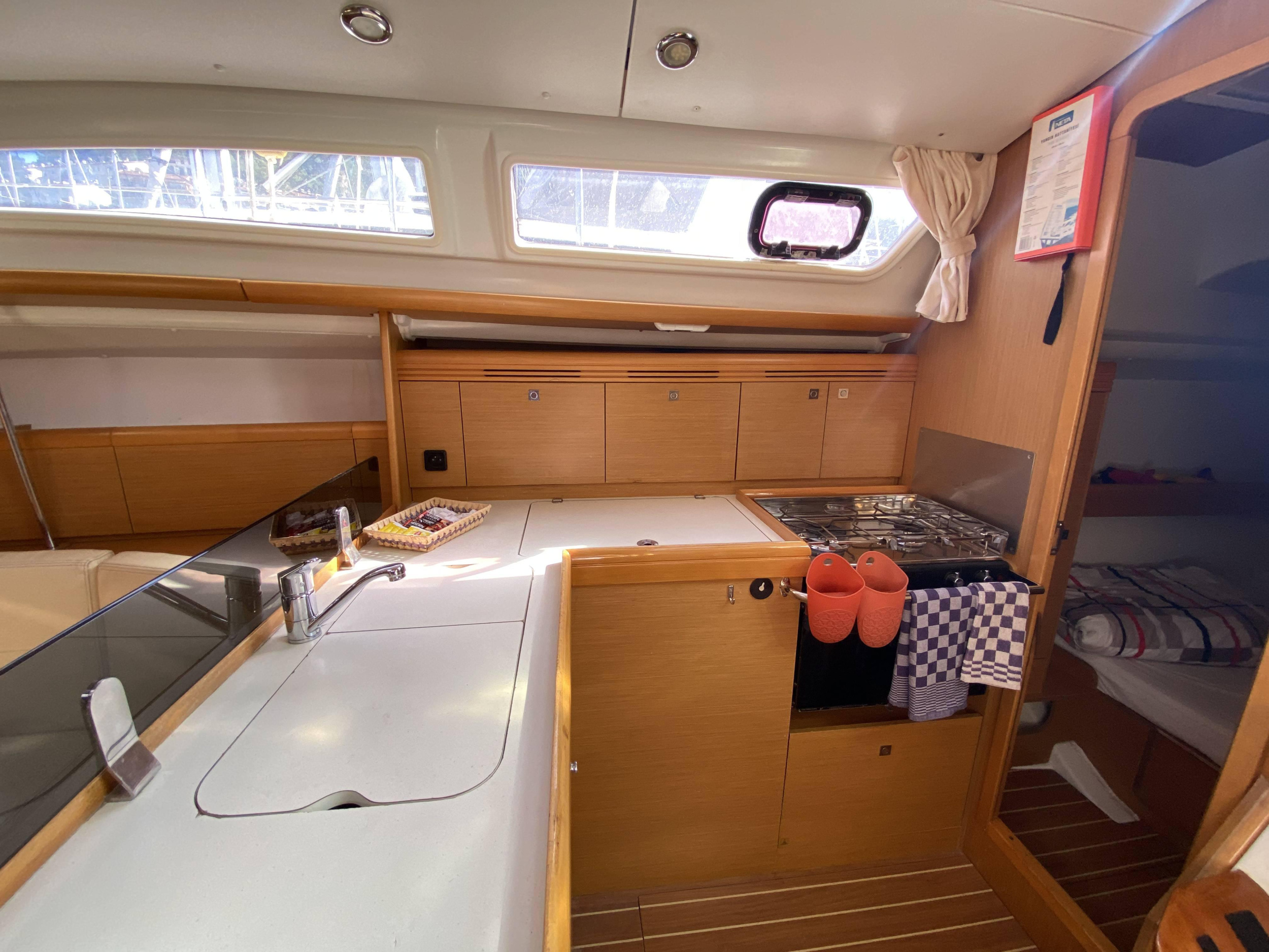 Sun Odyssey 36i — photo 8
