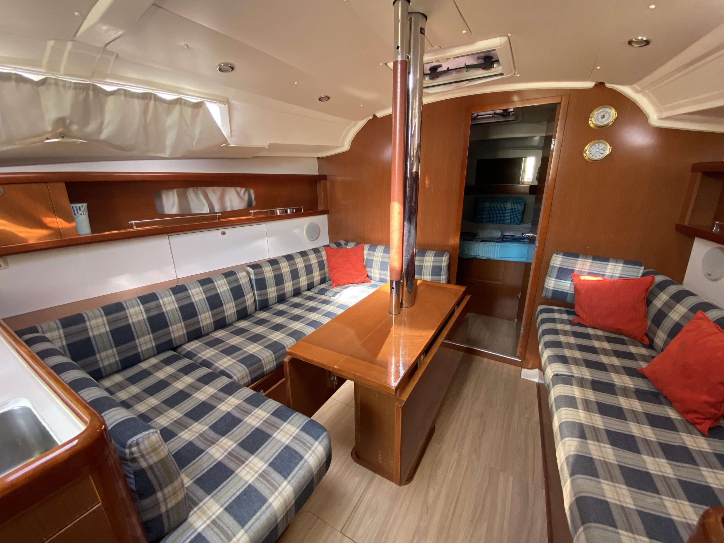 Oceanis 37 — photo 15