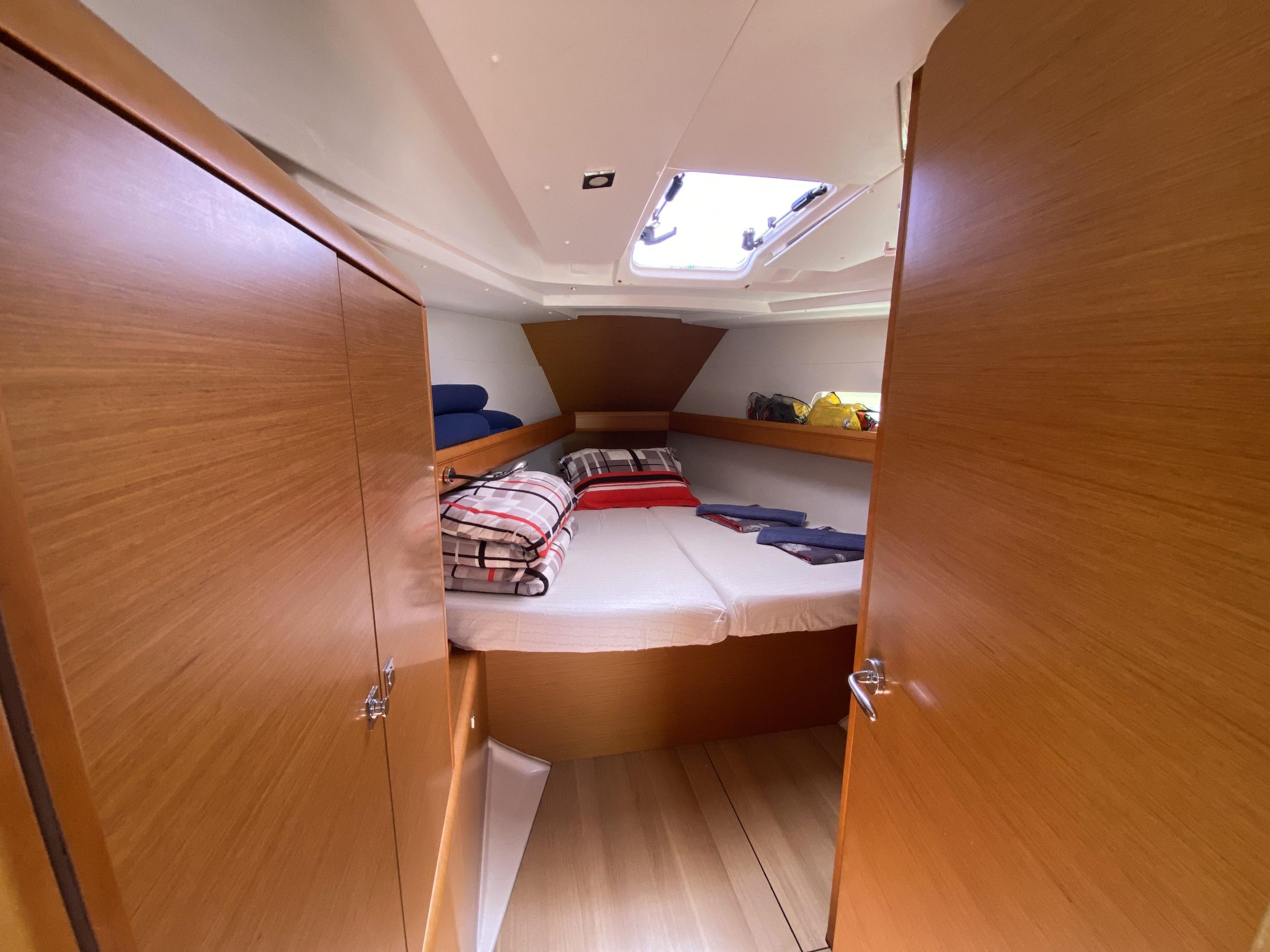 Sun Odyssey 419 — photo 17