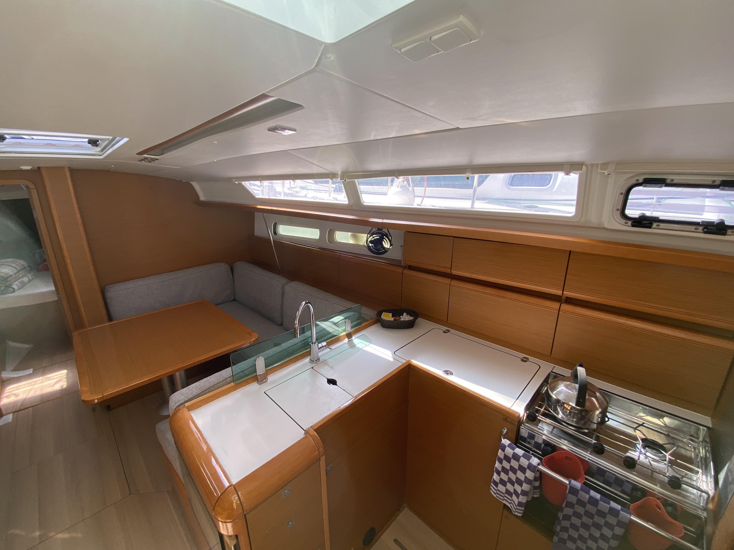 Sun Odyssey 419 — photo 11