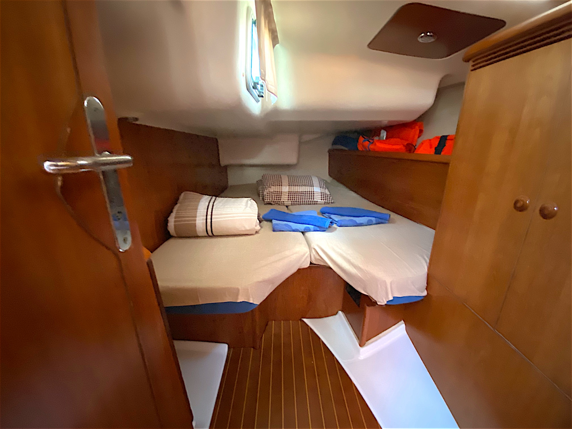 Sun Odyssey 43 — photo 10