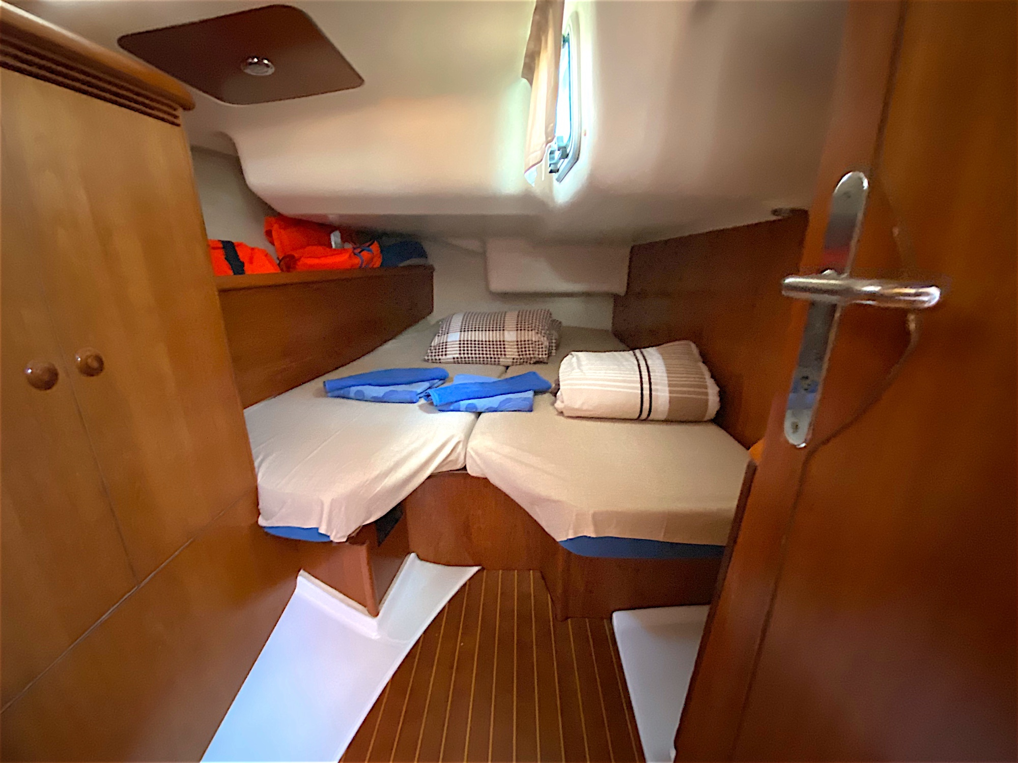 Sun Odyssey 43 — photo 17