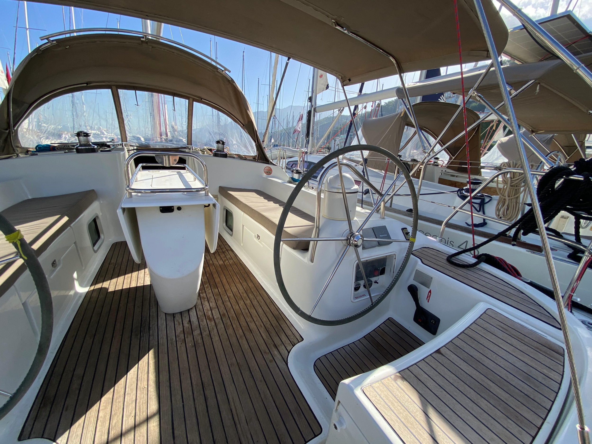 Sun Odyssey 43 — photo 12