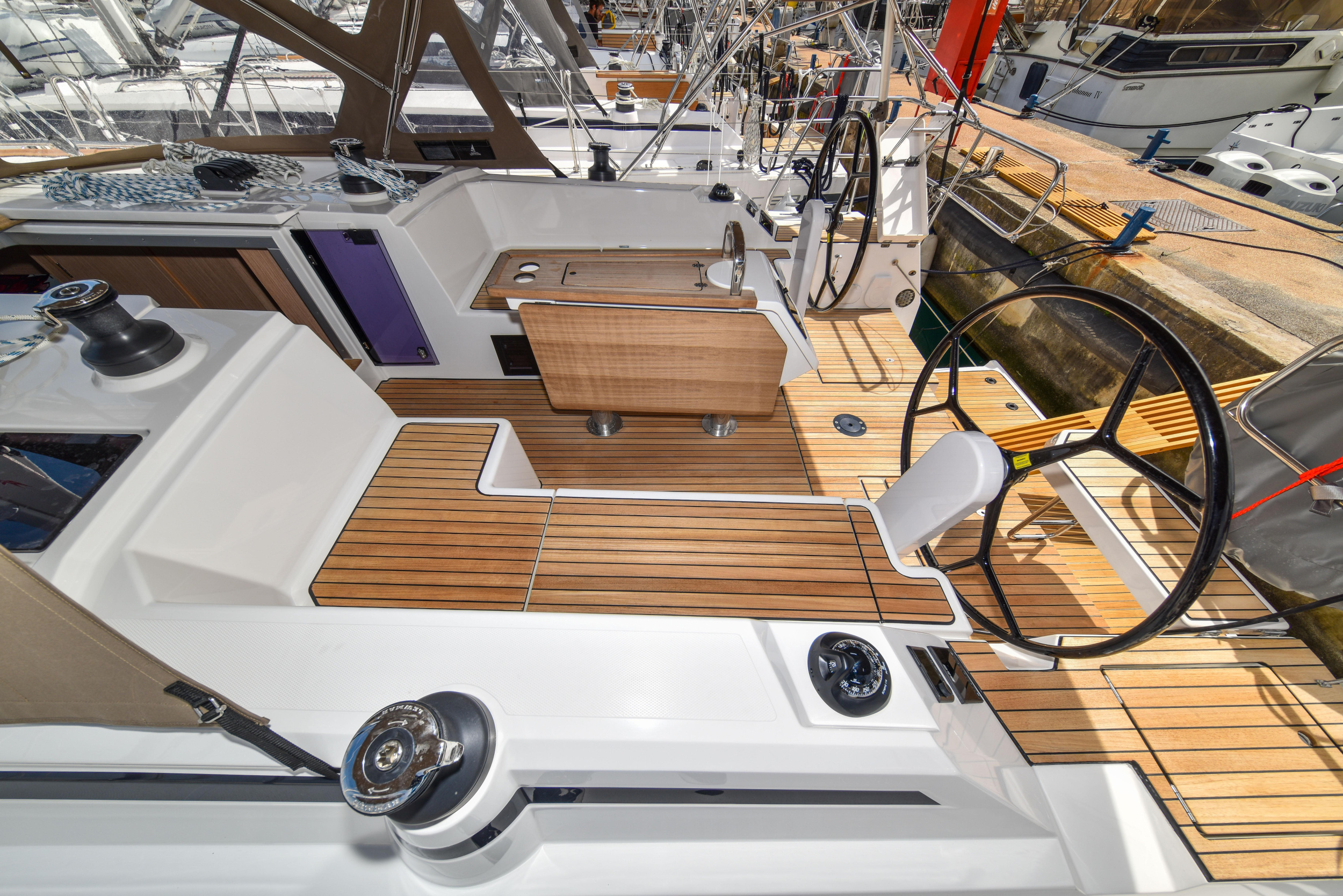 Bavaria C42 — photo 44