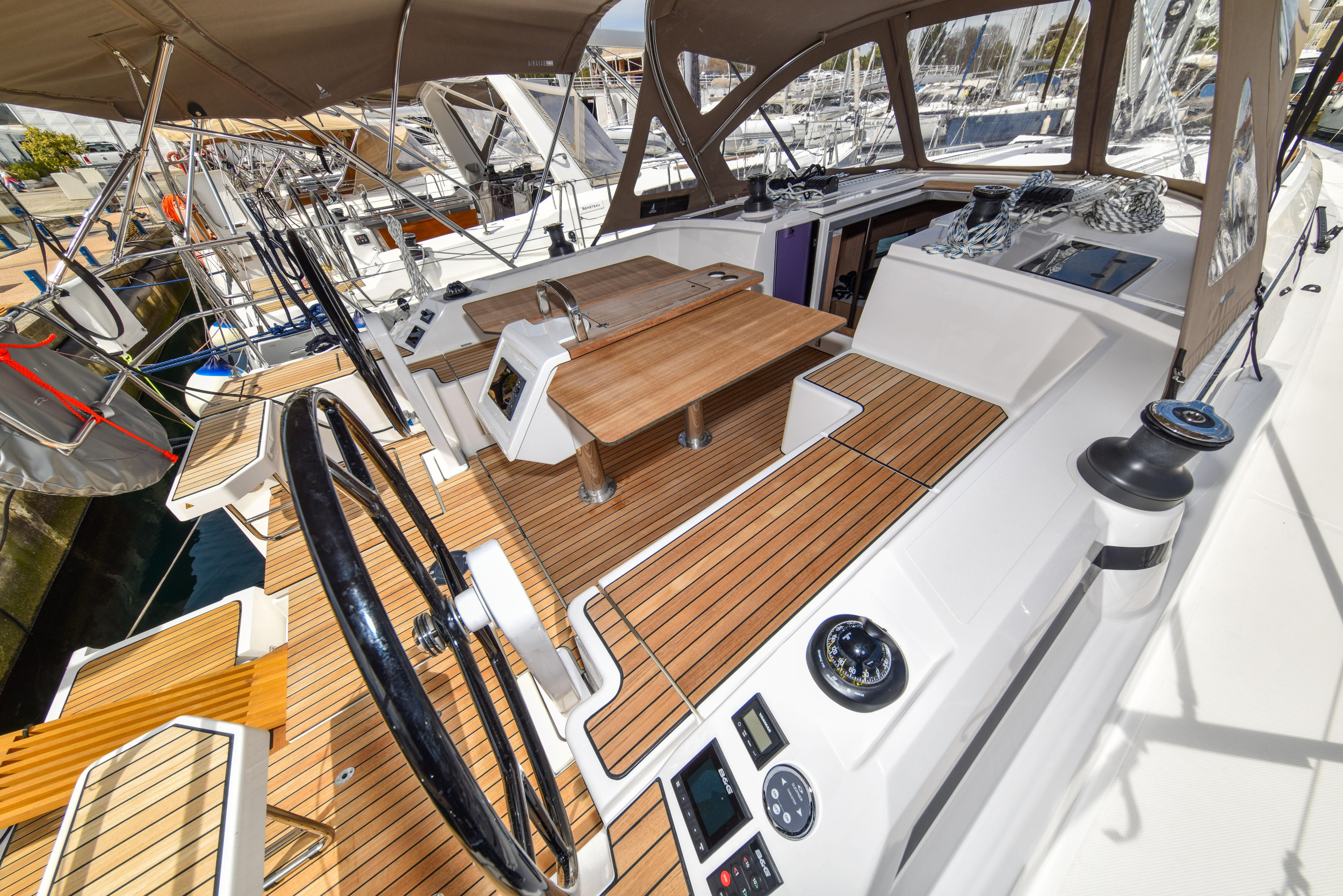 Bavaria C42 — photo 48
