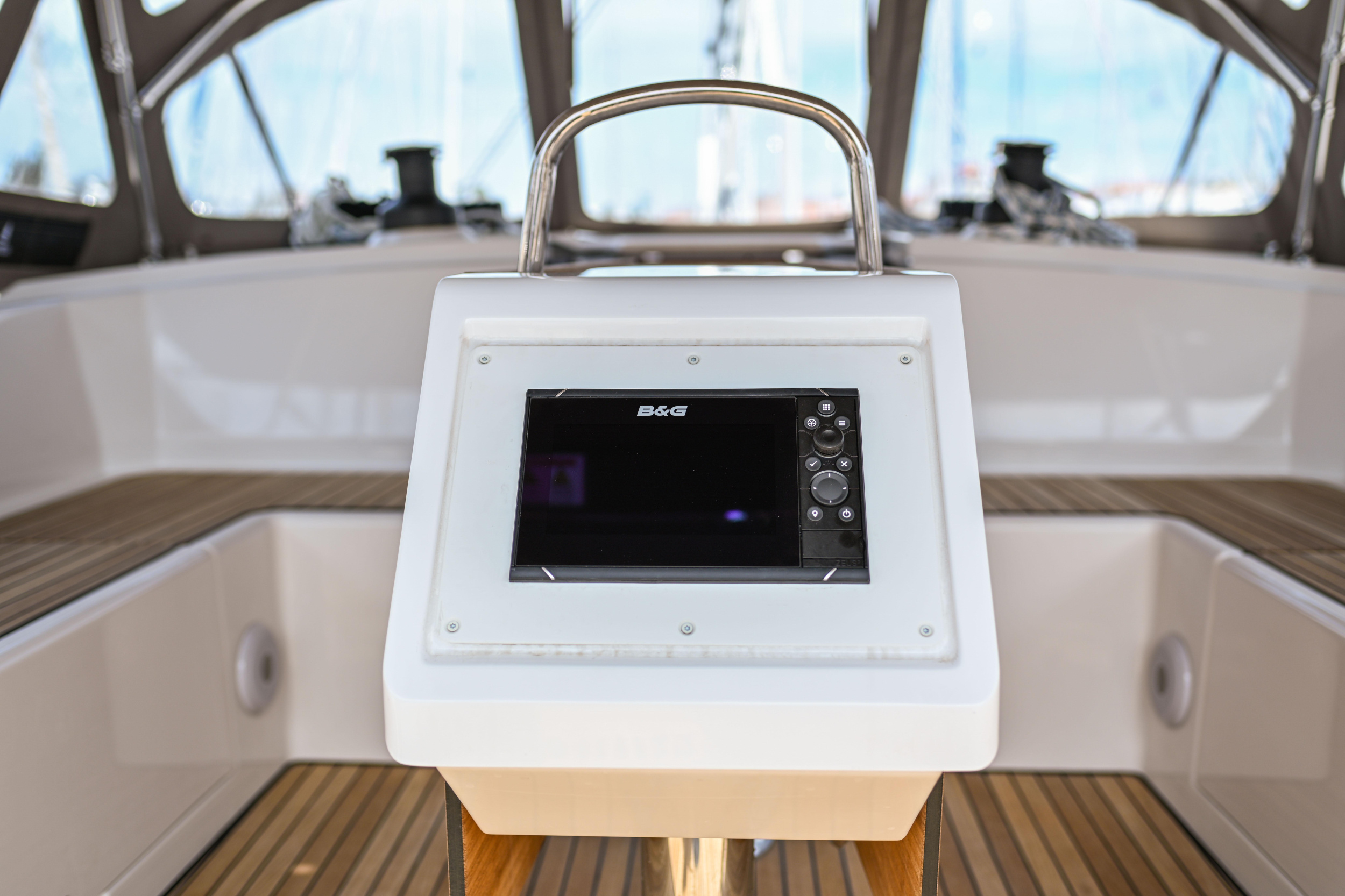 Bavaria C42 — photo 17