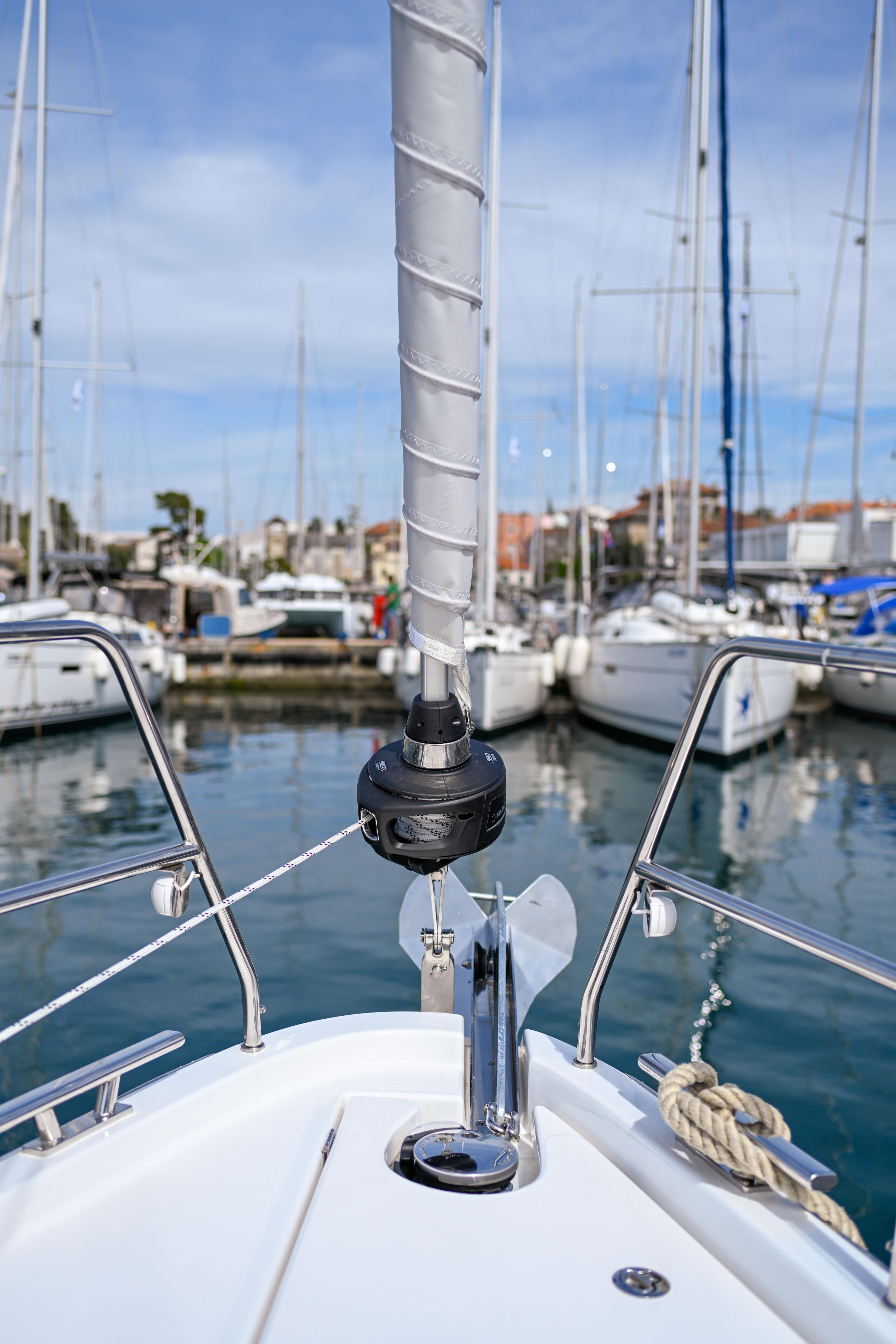 Bavaria C42 — photo 6