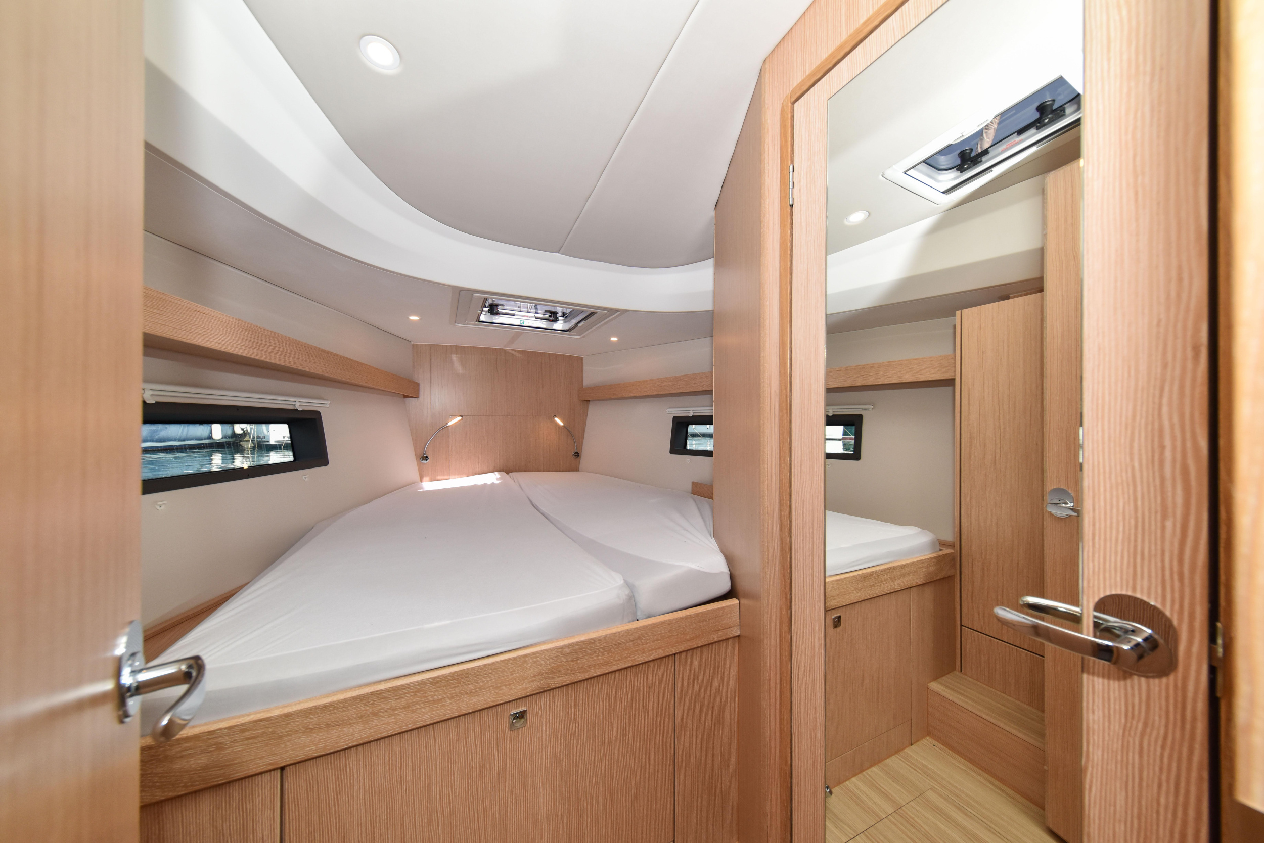 Bavaria C42 — photo 20