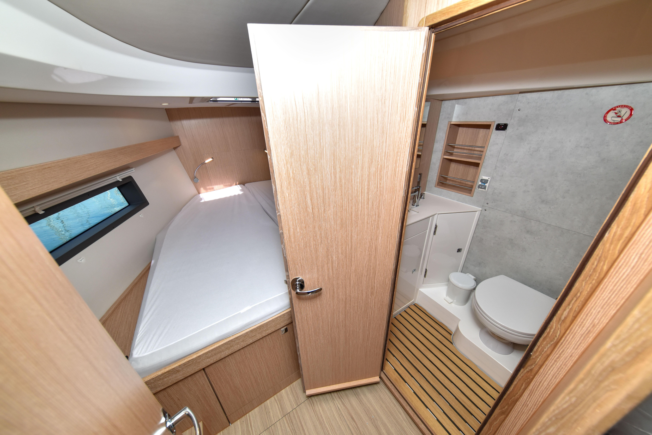 Bavaria C42 — photo 25