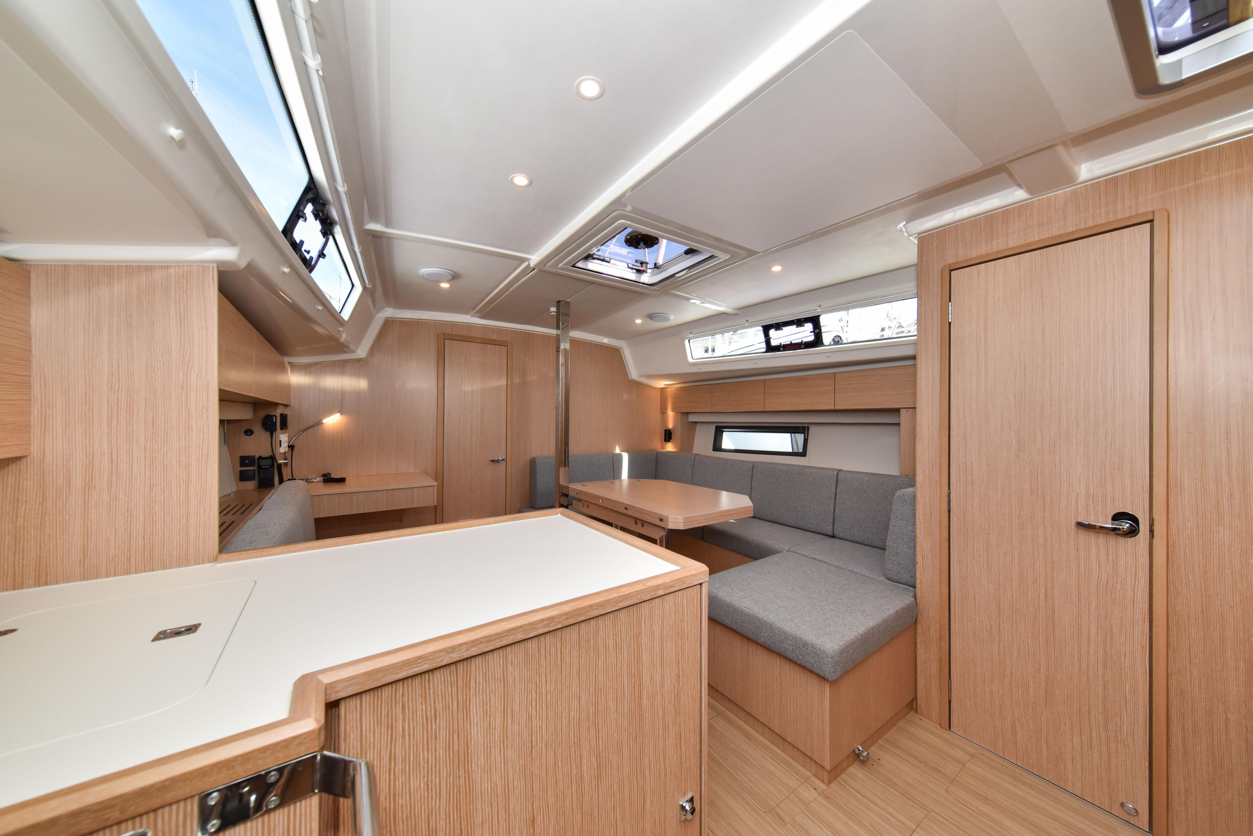 Bavaria C42 — photo 13