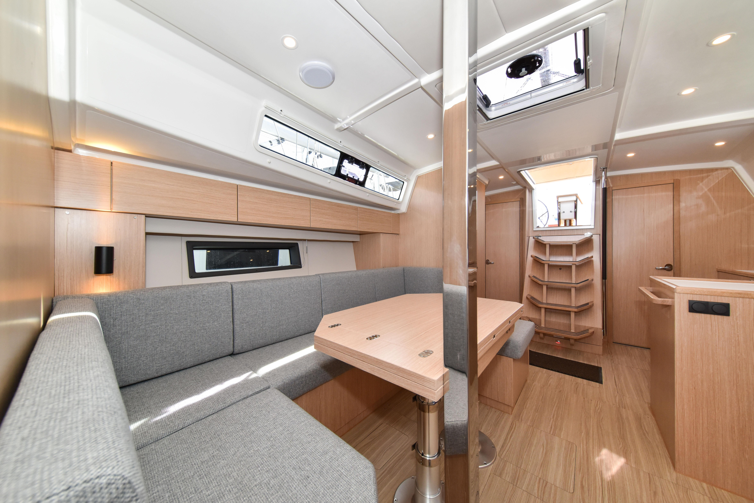 Bavaria C42 — photo 11