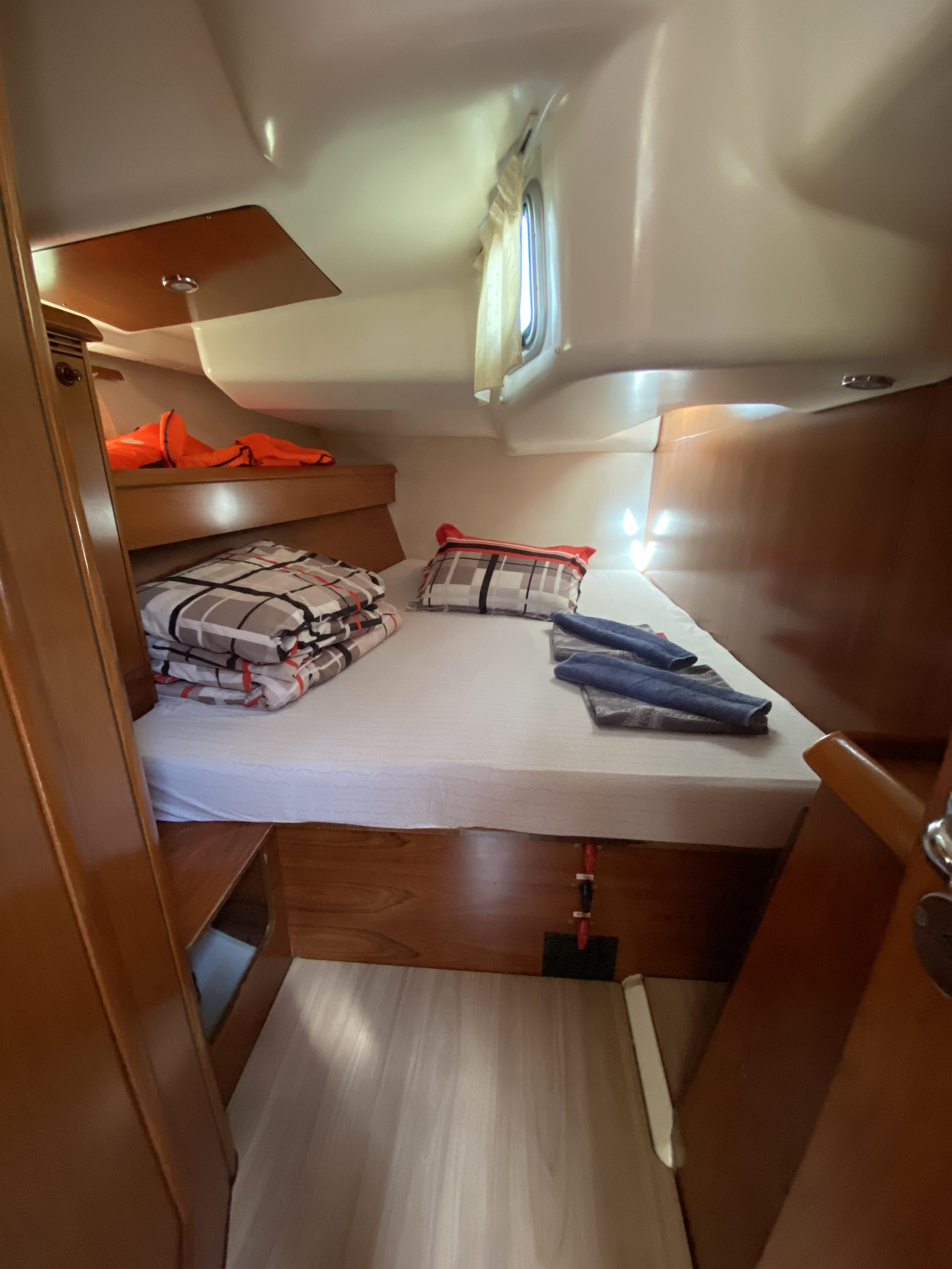 Sun Odyssey 45 — photo 18