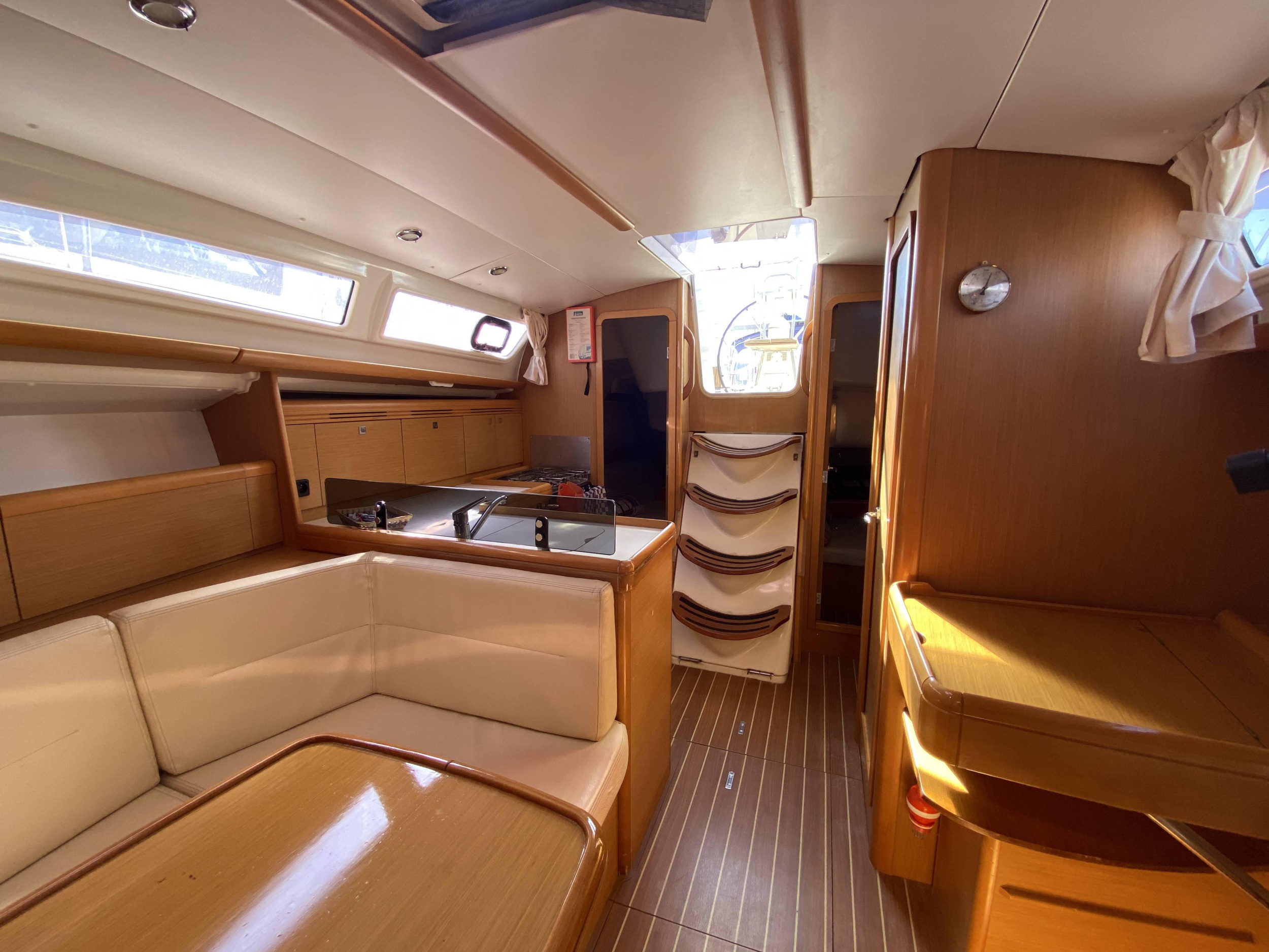 Sun Odyssey 36i — photo 5