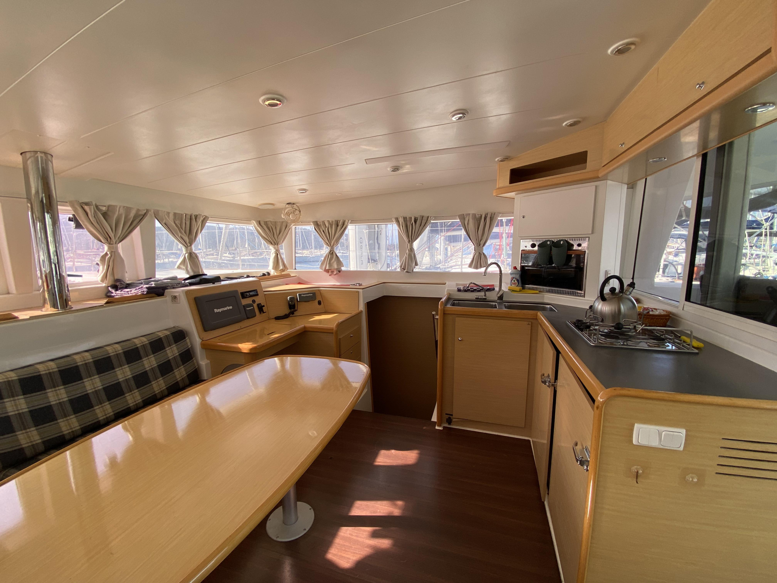 Lagoon 400 — photo 15