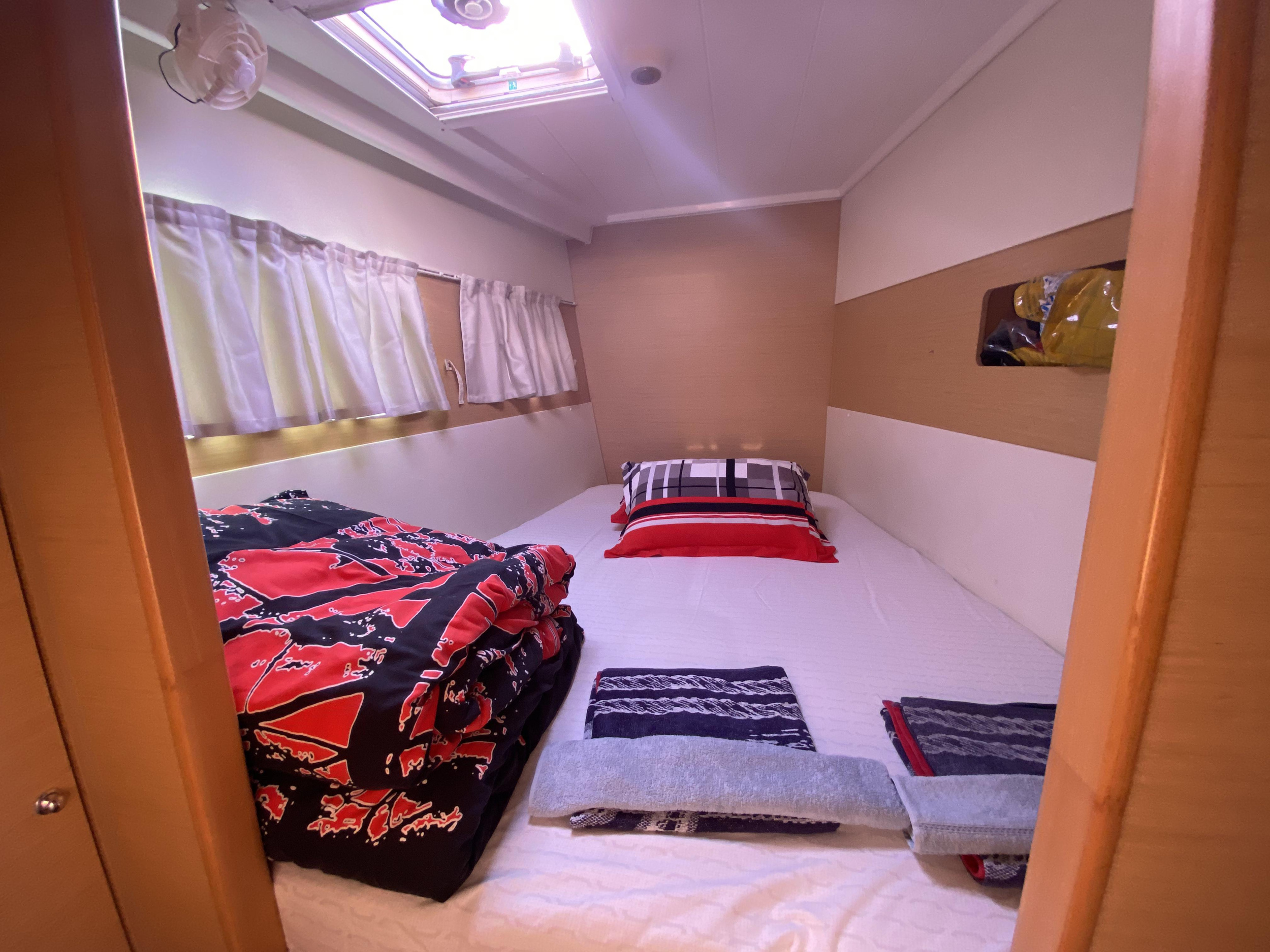 Lagoon 400 — photo 19