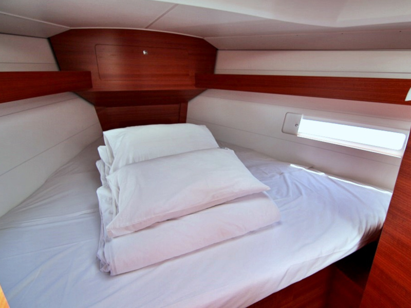 DUFOUR 382 BT — photo 10