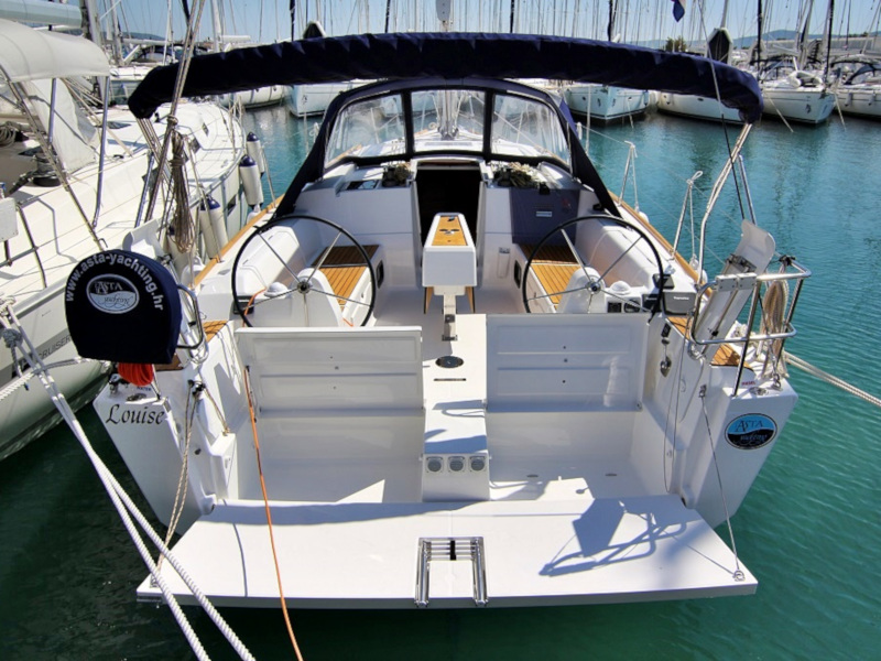 DUFOUR 382 BT — photo 13