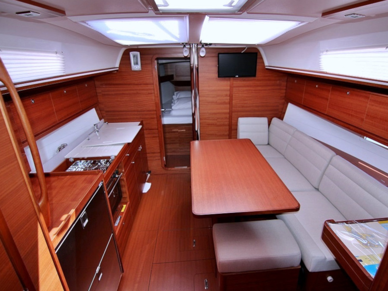 DUFOUR 382 BT — photo 2