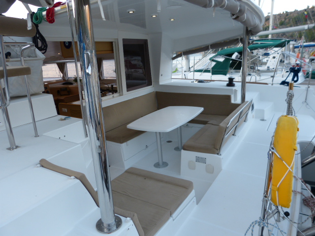 Lagoon 400 — photo 13