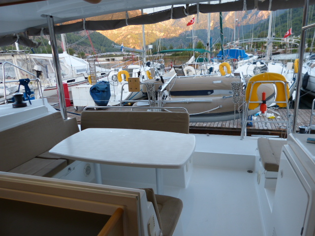 Lagoon 400 — photo 2