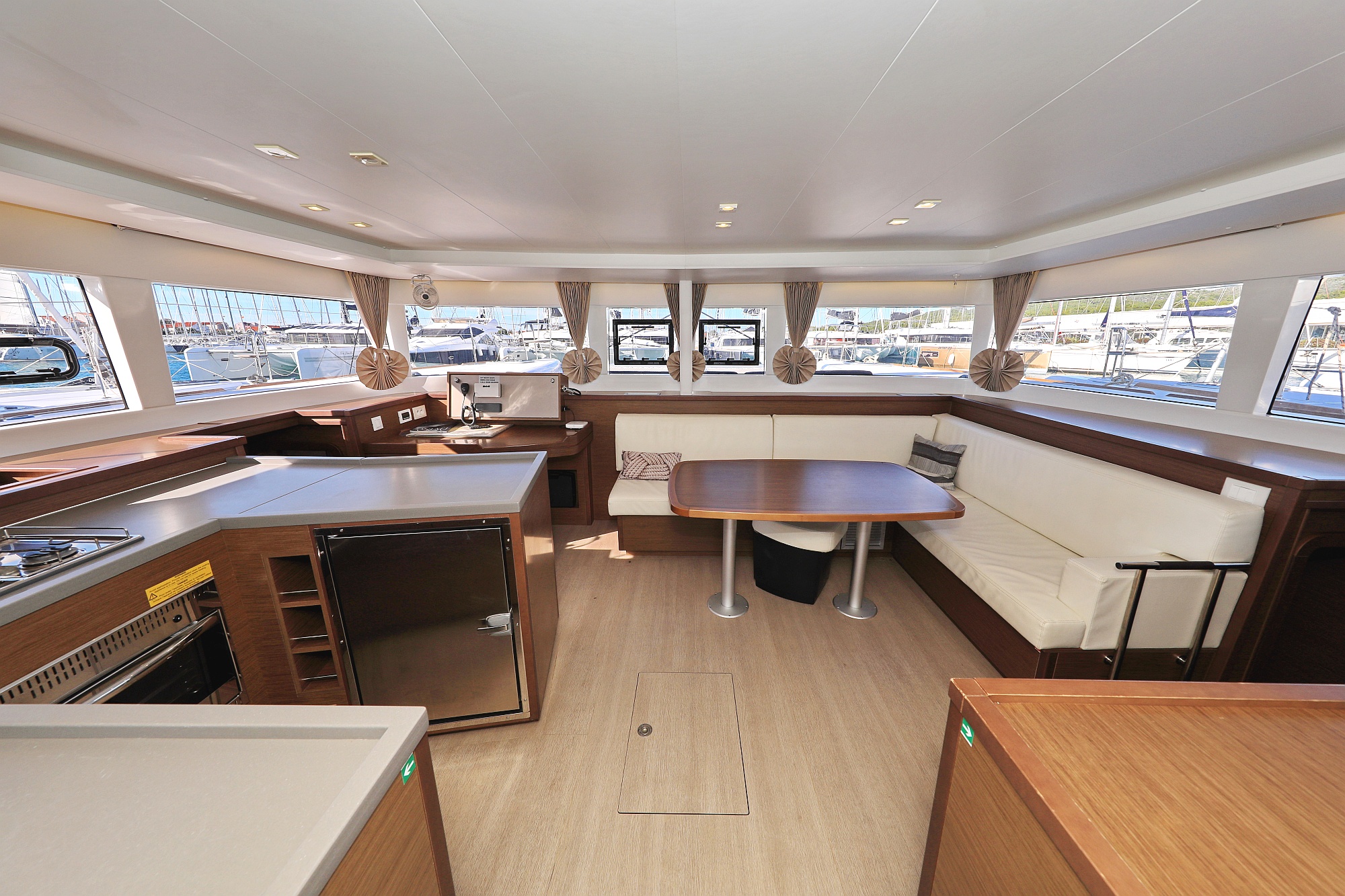 Lagoon 450 F — photo 37