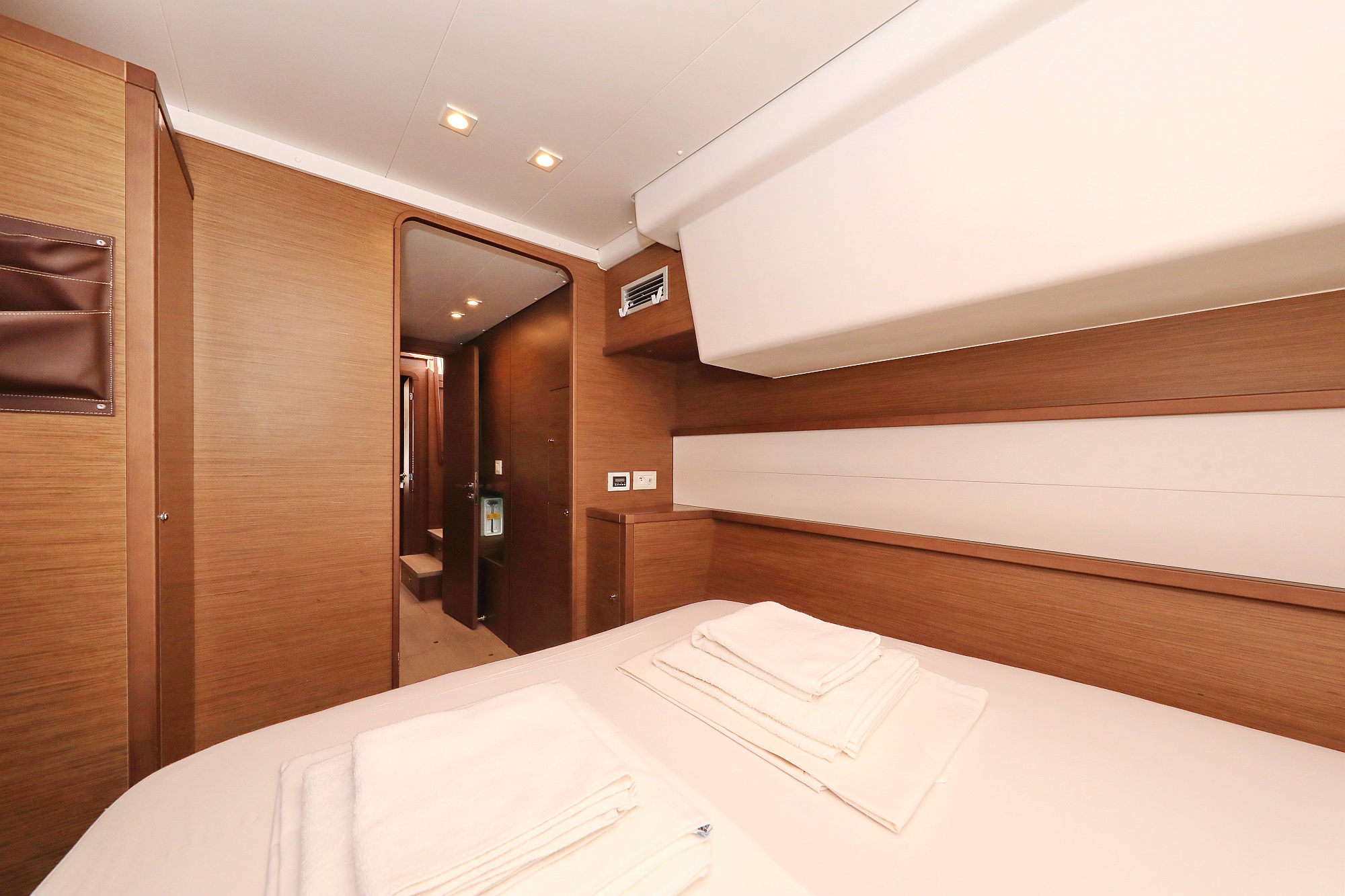Lagoon 450 F — photo 16