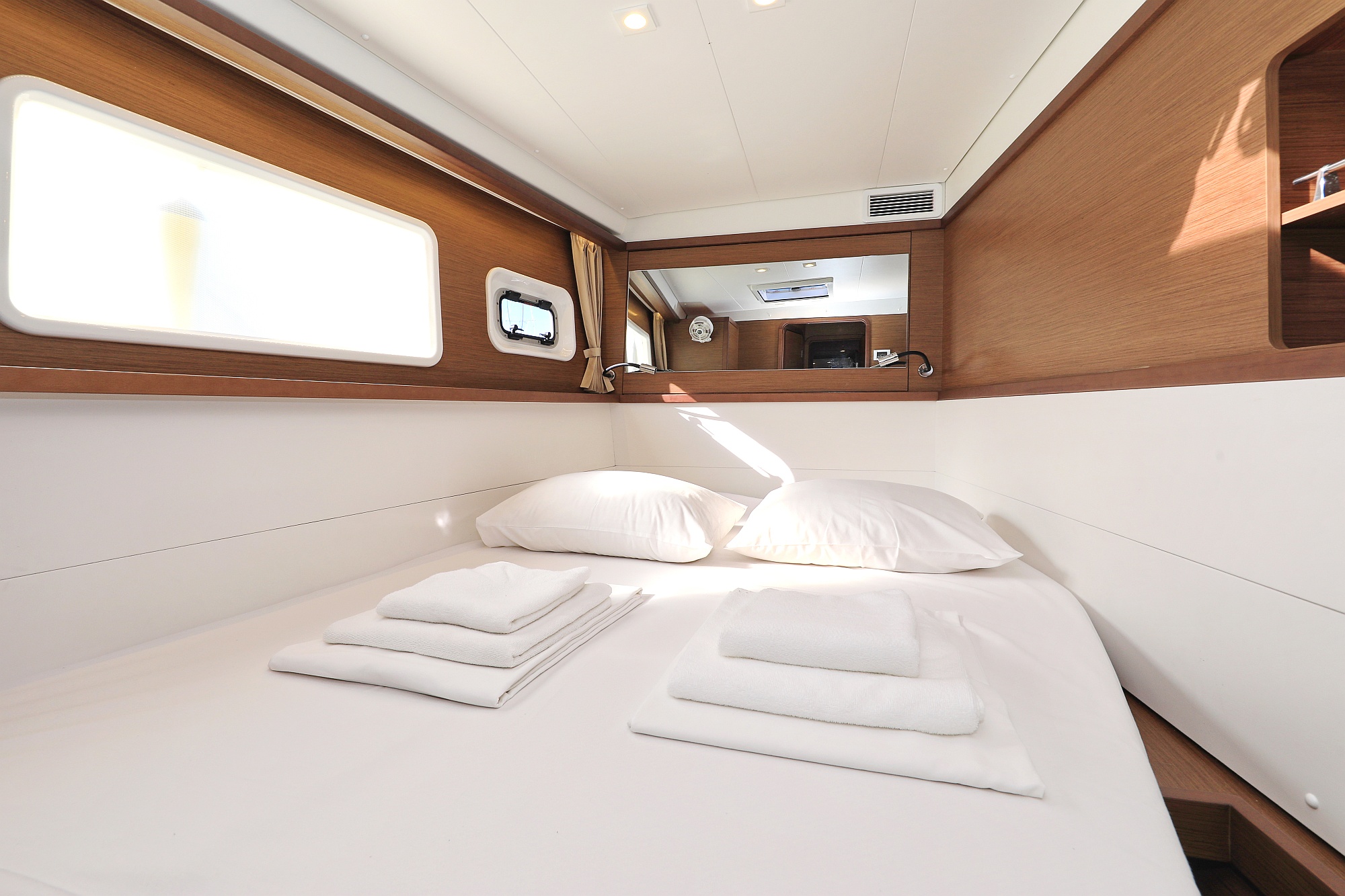 Lagoon 450 F — photo 11