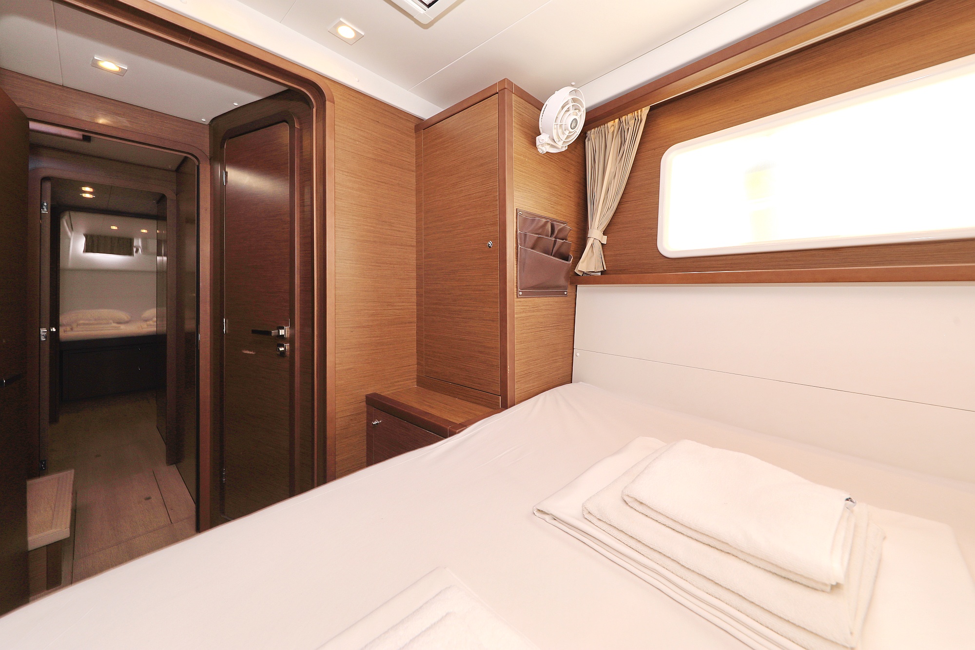 Lagoon 450 F — photo 22