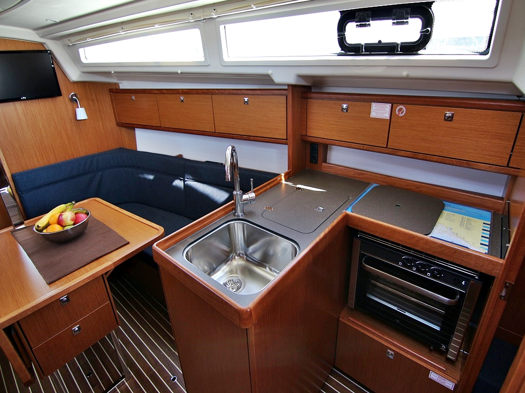 BAVARIA C 34 — photo 14