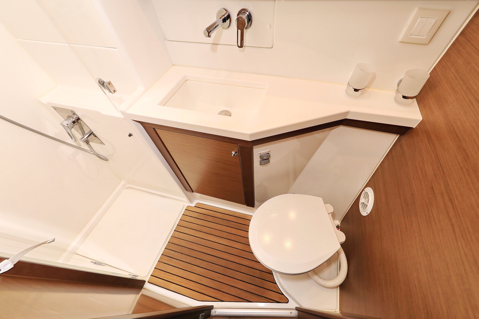 Lagoon 450 F — photo 24