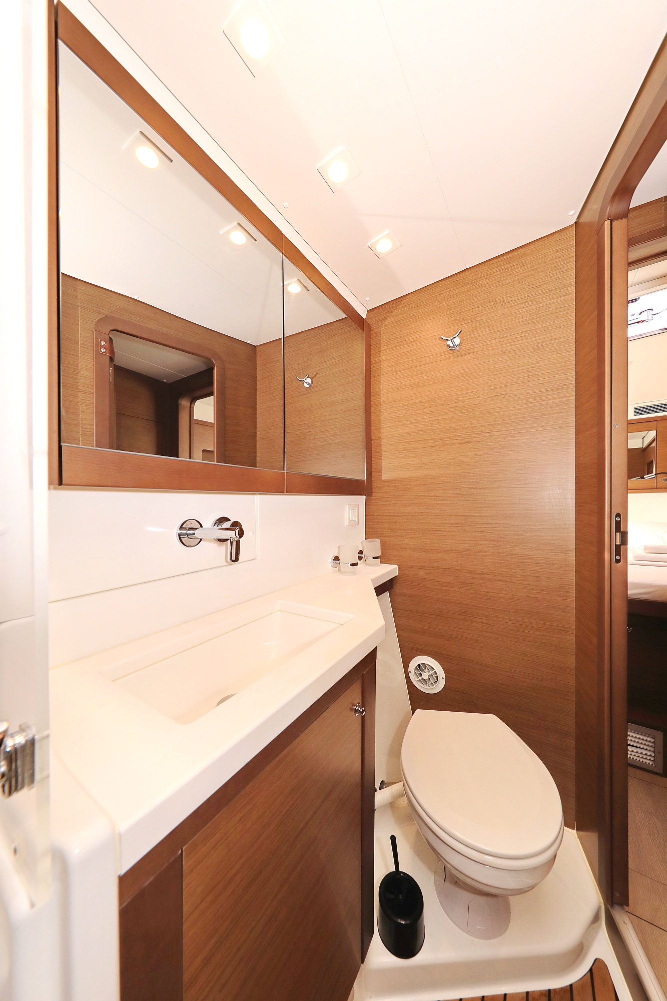 Lagoon 450 F — photo 32