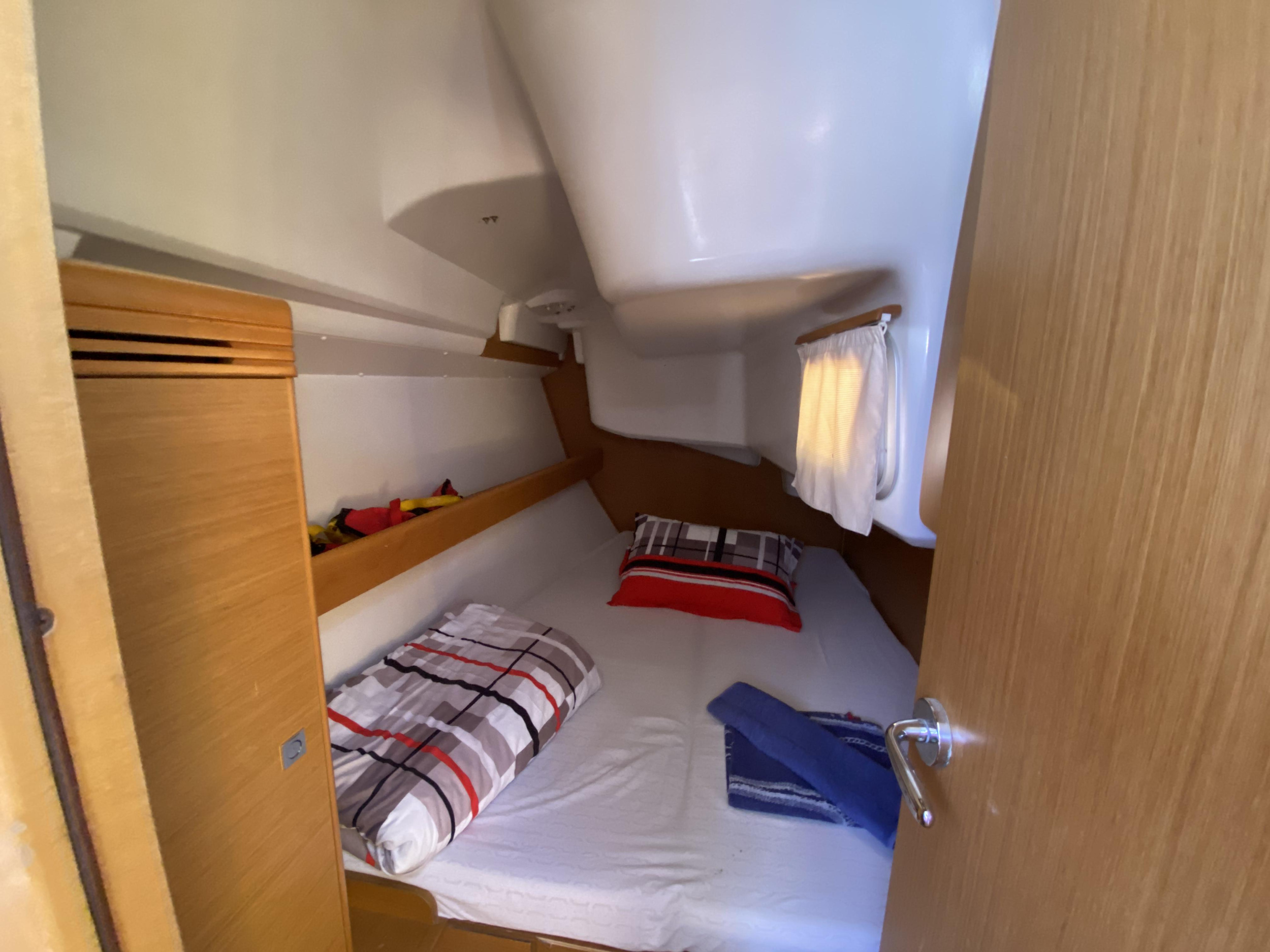 Sun Odyssey 36i — photo 10