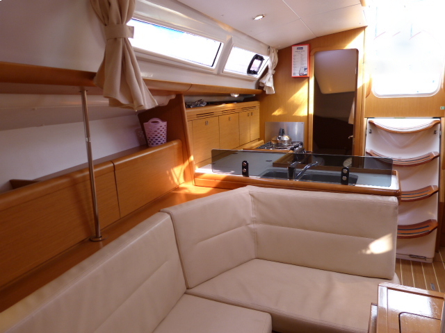 Sun Odyssey 36i — photo 12