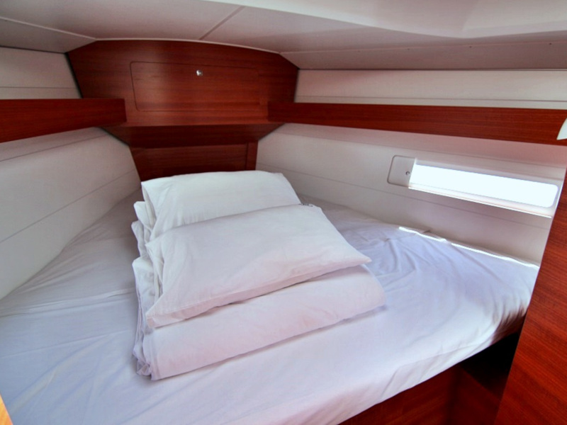 DUFOUR 382 BT — photo 16