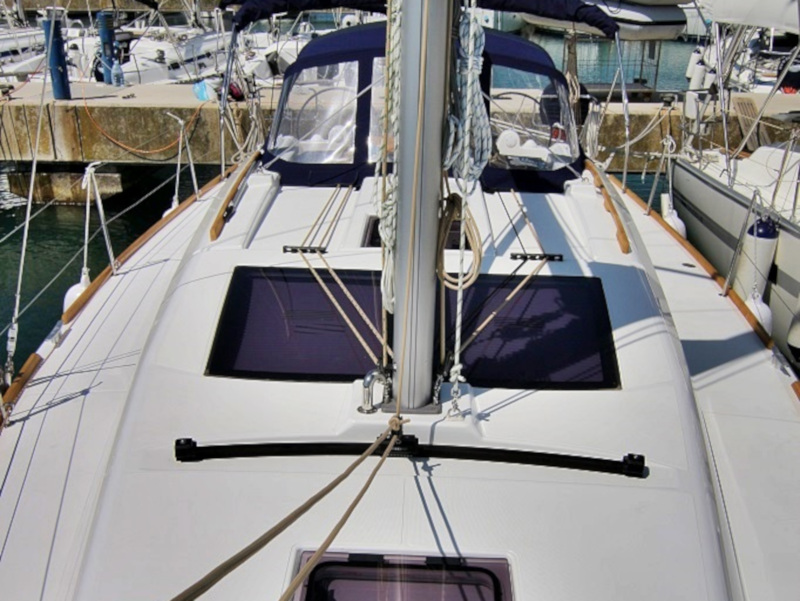 DUFOUR 382 BT — photo 10