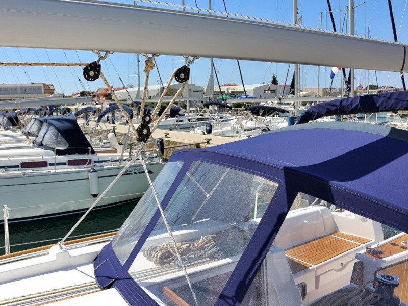 DUFOUR 382 BT — photo 7
